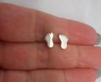 Zilveren oorknoppen voetjes nr.498, Sieraden, Tassen en Uiterlijk, Verzenden, Zo goed als nieuw, Knopjes of Stekers, Zilver