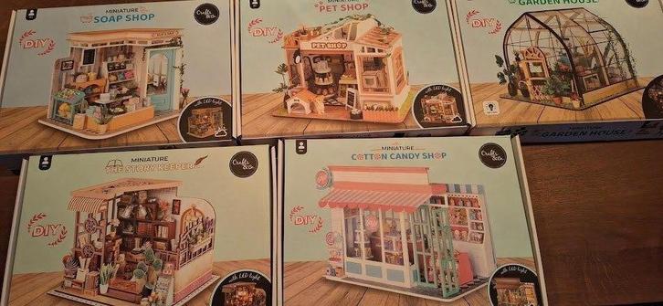 Crafts & Co DIY miniatuur huisjes bouwpakketten bouwdozen, Hobby en Vrije tijd, Knutselen, Nieuw, Materiaal, Ophalen of Verzenden