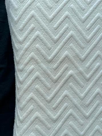 HIGH QUALITY 2 40x60 Latex Hoofdkussen Blend 12cm beschikbaar voor biedingen