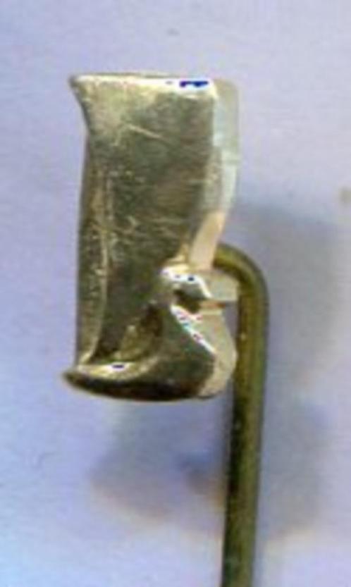 LADA koperkleurig auto speldje 6 x 10 mm ( B_190 ), Verzamelen, Speldjes, Pins en Buttons, Zo goed als nieuw, Speldje of Pin, Transport
