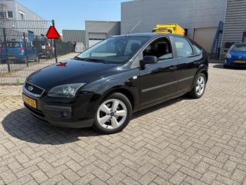 Ford Focus 1.6-16V Futura Airco/5DRS/Trekhaak beschikbaar voor biedingen