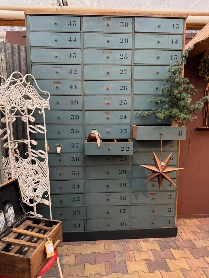 Hoge ladekast,2.45h petrol,eiken-grenenhout, koperen knoppen, Antiek en Kunst, Curiosa en Brocante, Ophalen