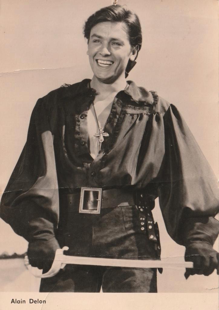 Oude Kaart Alain Delon (gebruikt!), Verzamelen, Film en Tv, Gebruikt, Film, Foto of Kaart, Verzenden