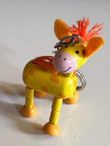 vintage houten sleutelhanger beschikbaar voor biedingen