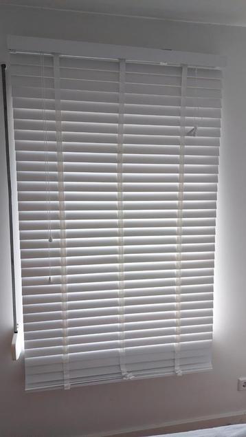 Houten jaloezieën 100x160cm , 2 stuks beschikbaar voor biedingen