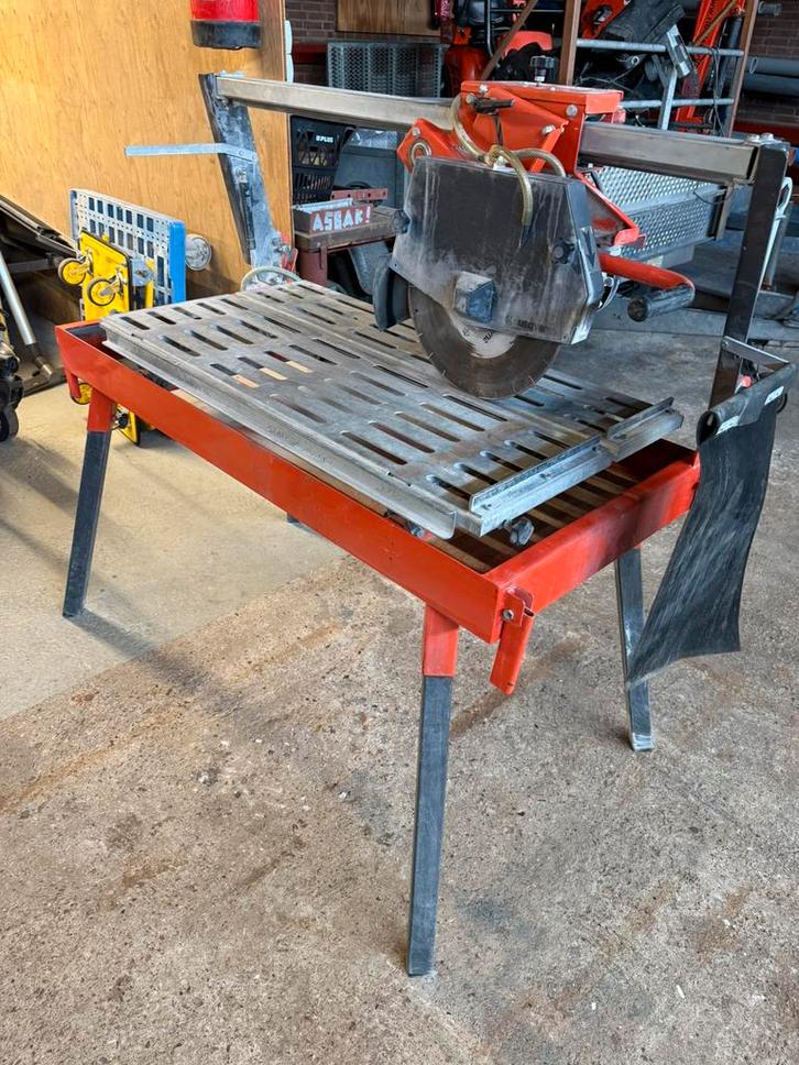 Zaagtafel husqvarna. TS 100R, Doe-het-zelf en Verbouw, Gereedschap | Zaagmachines, Gebruikt, Cirkelzaag, 1200 watt of meer, 70 mm of meer