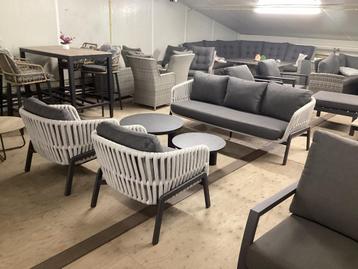 Lougeset loungebank lougestoel tuinmeubelen beschikbaar voor biedingen