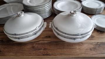 Wedgwood Amherst Dekschalen beschikbaar voor biedingen
