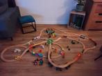 Super mooie grote bijna nieuwe houten treinbaan met veel ext, Ophalen of Verzenden, Zo goed als nieuw, Overige typen