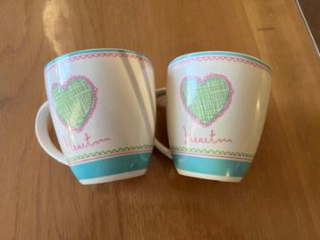 Lof Juuuw - 2 bekers met hart motief beschikbaar voor biedingen