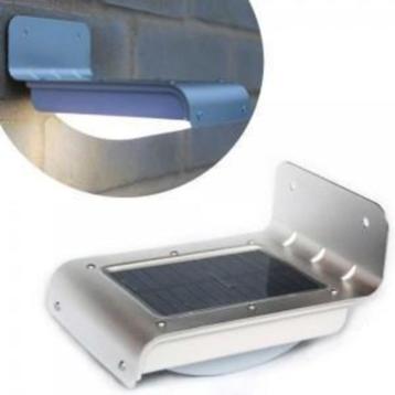 Zonne-energie LED buitenlamp met bewegingsensor beschikbaar voor biedingen