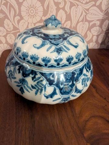 Bonbonnière  van Makkun dels blauw beschikbaar voor biedingen