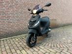 Piaggio zip brom, Fietsen en Brommers, Scooters | Piaggio, Ophalen, Maximaal 45 km/u, Zip, Zo goed als nieuw
