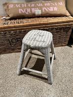 Rivièra Maison rotan kruk “Sit Down”, Huis en Inrichting, Ophalen, Gebruikt, Overige materialen