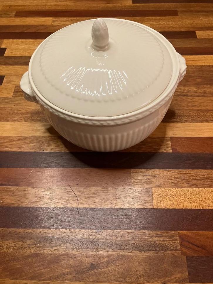 Wedgwood EDME cookware dekschaal met deksel 17,5 cm., Huis en Inrichting, Keuken | Servies, Zo goed als nieuw, Schaal of Schalen