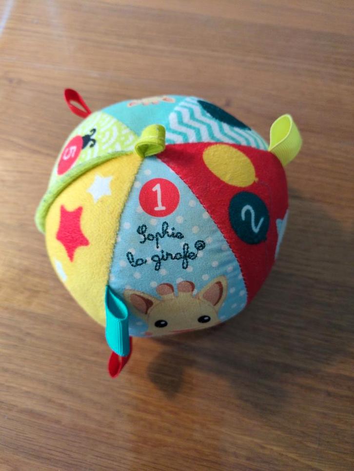 Sophie de giraf stoffen bal, Kinderen en Baby's, Speelgoed | Babyspeelgoed, Zo goed als nieuw, Rammelaar, Met geluid, Ophalen