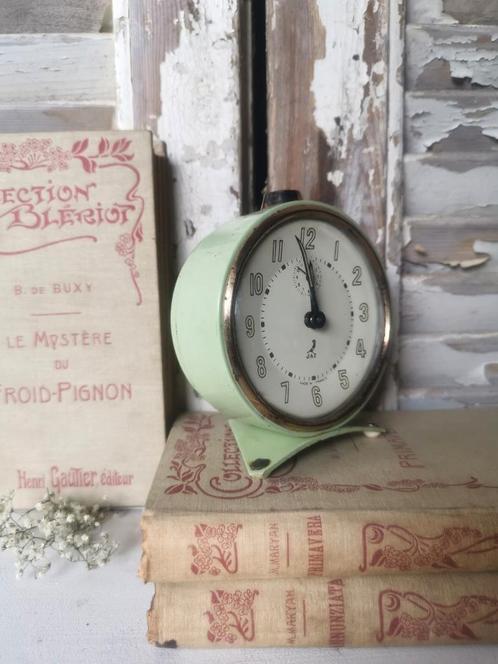 Retro mintgroene wekker, Antiek en Kunst, Antiek | Woonaccessoires, Ophalen of Verzenden