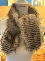 Chique, korte, Wit-Zwarte faux fur sjaal Marc Cain, ZGAN, Kleding | Dames, Mutsen, Sjaals en Handschoenen, Ophalen of Verzenden