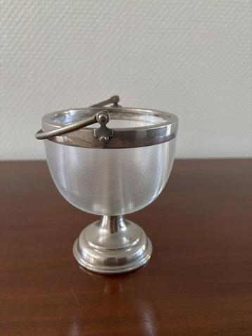 Fries draadglas suikerpot of bonbonschaal met handvat. beschikbaar voor biedingen