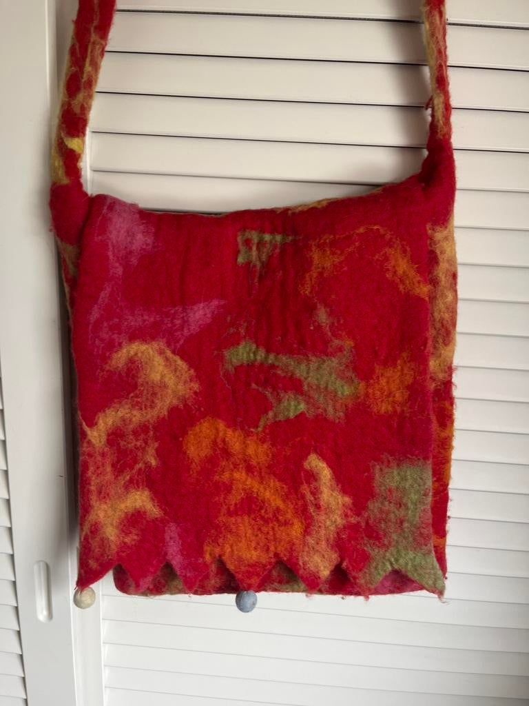 Exclusieve  Handgemaakte vilten tas uit Nepal, Ophalen of Verzenden, Gebruikt, Rood, Schoudertasje