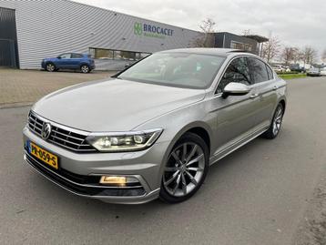 Volkswagen Passat 1.6 TDI Highline Business R NAP/PANO/LEER beschikbaar voor biedingen
