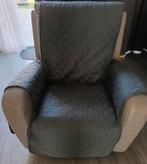 Gratis draaibare leren grijze relaxstoel met stoelhoes, Huis en Inrichting, Fauteuils, Ophalen, Gebruikt, Leer