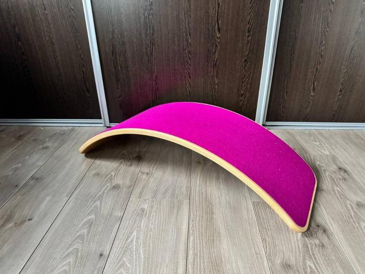 Wobbel blank hout met framboos vilt (donker roze blansbord), Kinderen en Baby's, Speelgoed | Houten speelgoed, Gebruikt, Overige typen