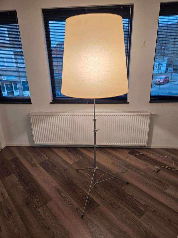 Originele Pallucco Gilda vloerlamp te koop!, Huis en Inrichting, Lampen | Vloerlampen, Gebruikt, 150 tot 200 cm, Metaal, Ophalen