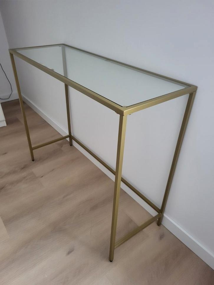 Stijlvolle hoge bijzettafel met glazen blad, Huis en Inrichting, Tafels | Sidetables, Zo goed als nieuw, 25 tot 50 cm, 100 tot 150 cm
