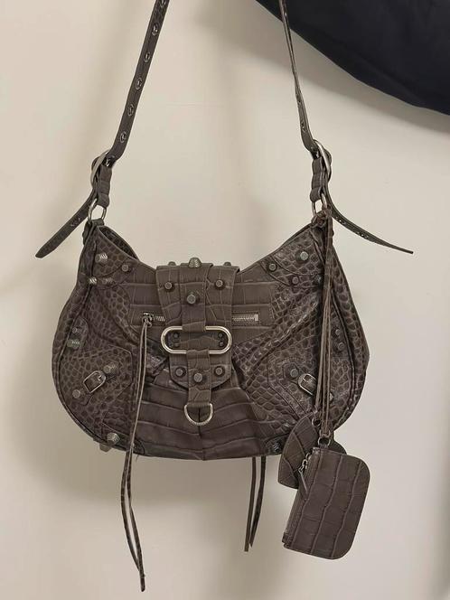 Balenciaga Le Cagole Medium croco leather shoulder bag, Sieraden, Tassen en Uiterlijk, Tassen | Damestassen, Zo goed als nieuw