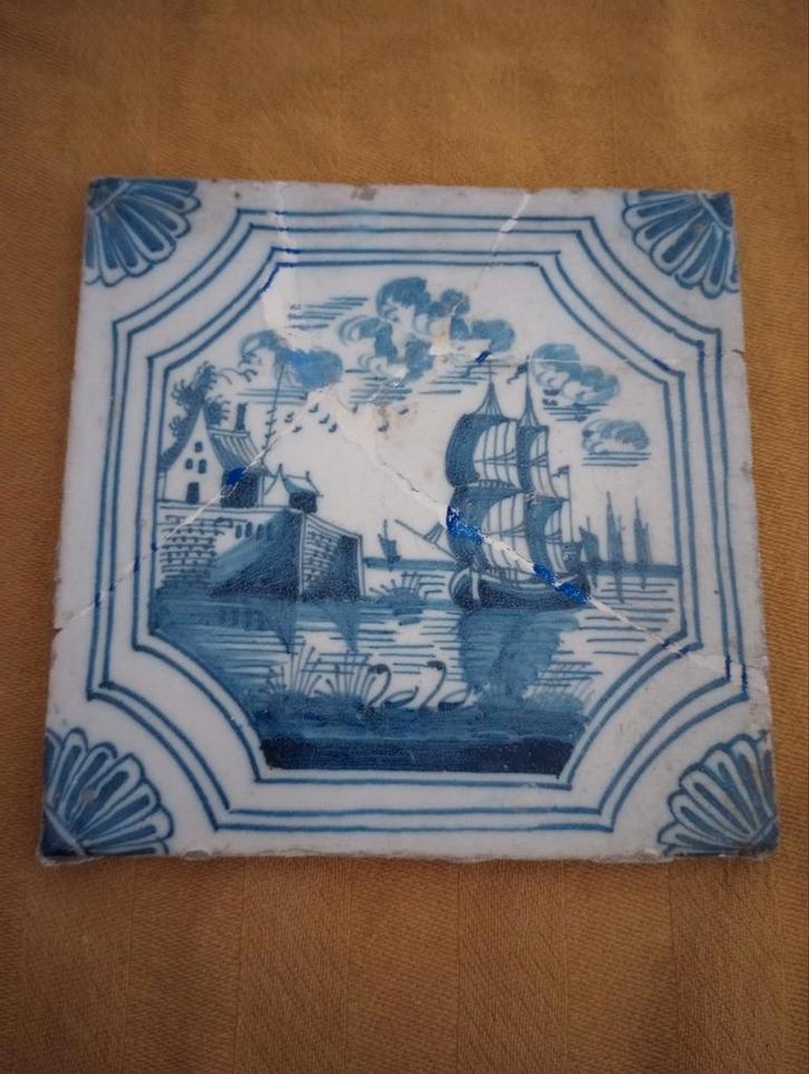 Oude Delftse Tegel met Schip, Antiek en Kunst, Antiek | Wandborden en Tegels, Ophalen of Verzenden