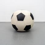 1x Montis Playtime Poef - Voetbal, Overige materialen, Ophalen of Verzenden, Zo goed als nieuw, 50 tot 75 cm