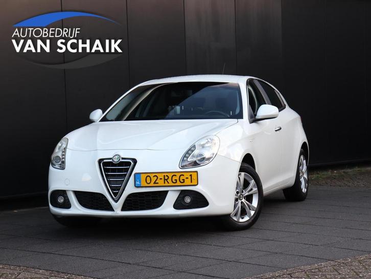 Alfa Romeo Giulietta 1.4 T Distinctive | LEDER | NAVI | CRUI, Auto's, Alfa Romeo, Te koop, Giulietta, ABS, Airbags, Airconditioning