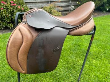 Rossner bruin veelzijdigheidszadel 18 inch beschikbaar voor biedingen