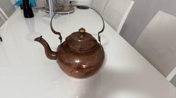 Antieke groot koperen ketel beschikbaar voor biedingen
