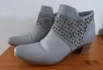 ZGAN!! Mooie grijs/ blauwe enkellaarsjes van Cellini maat 39, Kleding | Dames, Schoenen, Ophalen of Verzenden, Zo goed als nieuw