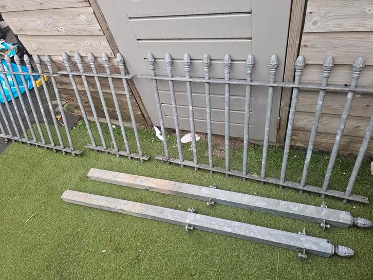 Sierhekwerk voor voortuin - 2 palen, Tuin en Terras, Tuinhekken en Hekwerk, Gebruikt, Sierhekwerk, IJzer, Ophalen