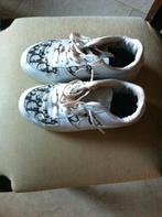 Meisjes sport schoenen mt 35/36 Nike Air, Kleding | Dames, Schoenen, Wit, Ophalen, Nike Air Jordan, Sneakers of Gympen