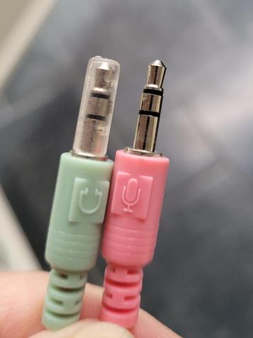 AUX Verloopstekker voor koptelefoon naar microfoon beschikbaar voor biedingen