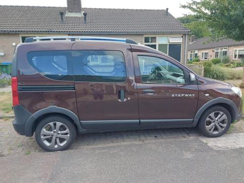 Dacia Dokker 1.2 Tce 115pk S&S 2017 Rood, Auto's, Dacia, Particulier, Dokker, ABS, Airbags, Airconditioning, Bluetooth, Boordcomputer