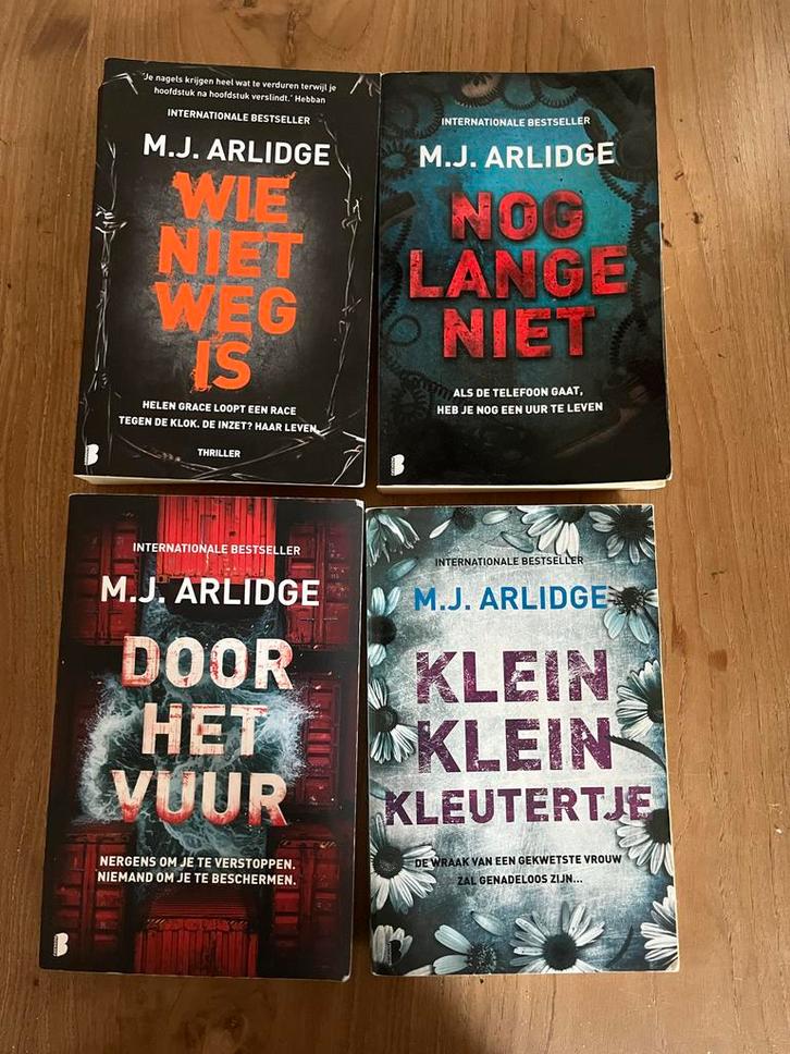 M.J. Arlidge Thrillers - 4 Boeken, Boeken, Thrillers, Gelezen, Nederland, Ophalen of Verzenden