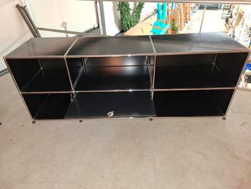 Usm Haller 2 x kast 1 x tafel beschikbaar voor biedingen