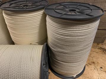 TOUW ,,TIPTOLON'' haspels a 250mtr/4mm beschikbaar voor biedingen