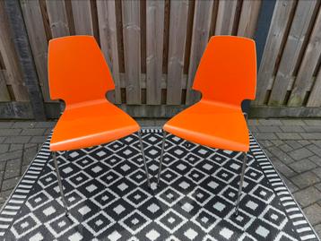 Set van twee oranje stoelen (vilmar ikea) beschikbaar voor biedingen
