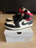 Nike Air Jordan 1 Mid 44 black/gym-red/sail, Zwart, Nike, Ophalen of Verzenden, Sneakers of Gympen