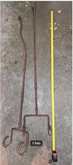 2x antiek gietijzeren haken/kachel-, ketel- pothaak, trammel, Ophalen of Verzenden