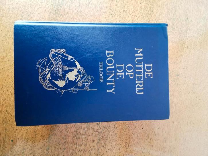 De Muiterij op de Bounty Trilogie - Nordhoff, Boeken, Literatuur, Gelezen, Nederland, Ophalen of Verzenden