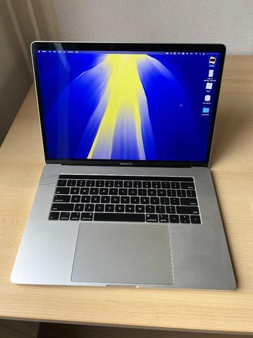 Macbook Pro 15" 2019 - Touchbar - i9 - 16gb - 512gb beschikbaar voor biedingen