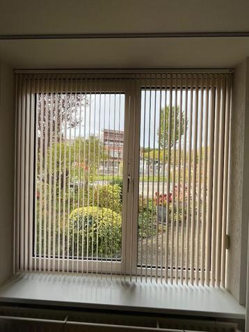 Luxaflex verticale lamellen  beschikbaar voor biedingen