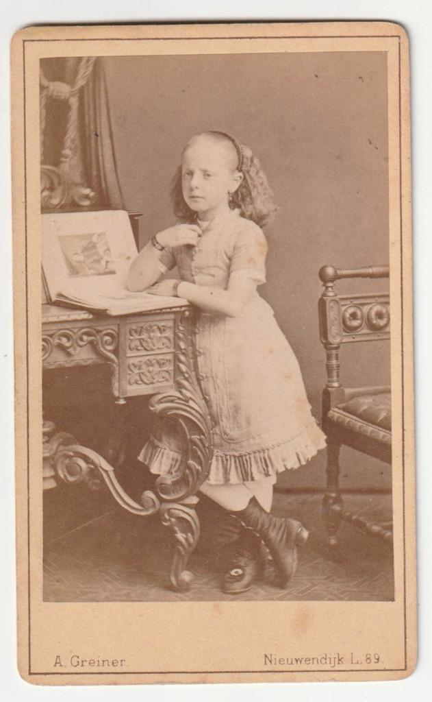 CDV meisje communie ? door A. Greiner Amsterdam, Verzamelen, Foto's en Prenten, Gebruikt, Foto, Kind, Voor 1940, Verzenden